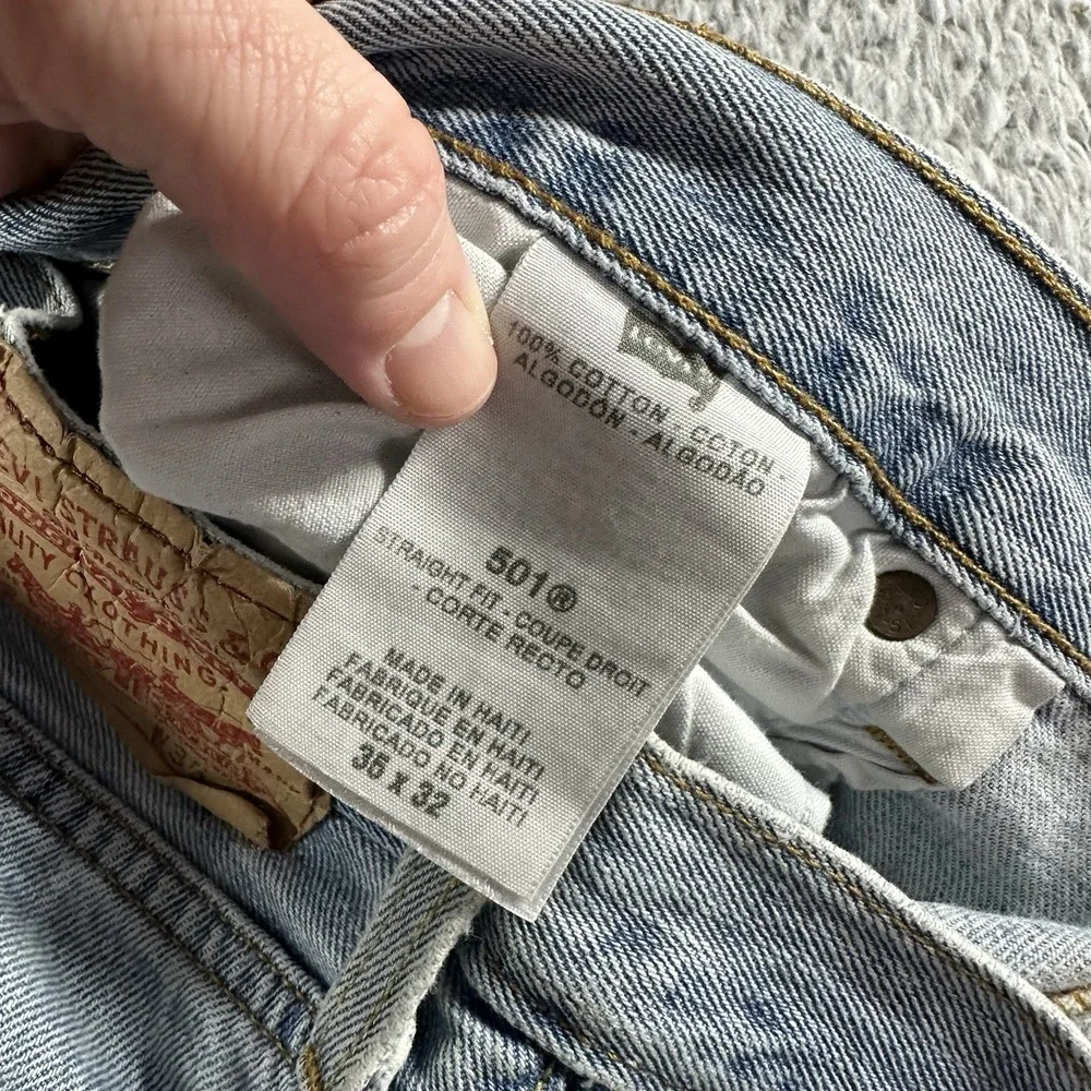 VINTAGE Levi's 501 Jeans Mens 35x32 (Fits 34x30) Light‎ Wash Distressed Classic